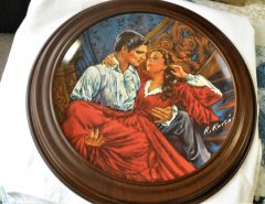 Gone with the Wind Scarlett and Rhett the Finale 1986 Plate w/ wood frame The Villages Florida