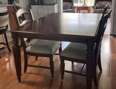 Reduced – Dining room table &  4 chairs The Villages Florida
