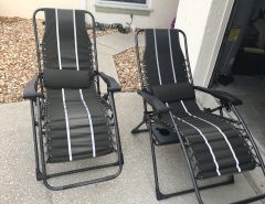 2 NICE OUT DOOR FOLDING RECLINING CHAIRS The Villages Florida