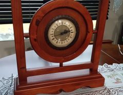Mantle clock $17 Ex. condition  16.5 W 20 H 4 D The Villages Florida