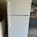 Top-Freezer Refrigerator GE® 21.9 Cu. Ft. The Villages Florida
