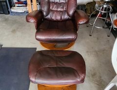 Leather Chair & Ottomon-Excellent Condition The Villages Florida