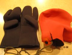 COLD WATER DIVING 3 FINGER GLOVES AND A HEAD HOOD. The Villages Florida