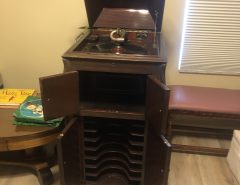 Antique Victrola in good condition The Villages Florida