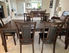 Brown cherry/merlot Dining room table w 6 chairs The Villages Florida