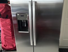 Brand New GE Refrigerator that came with new home The Villages Florida