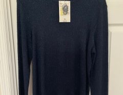 Ladies stretchy long sleeve, mock turtle neck top, new with tags $5. The Villages Florida