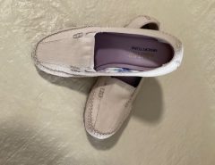 Ladies size 9 memory foam Sketchers shoes, slip on beige color…worn little….like new $10. The Villages Florida