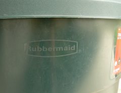 32 gallon Rubbermaid trash can The Villages Florida