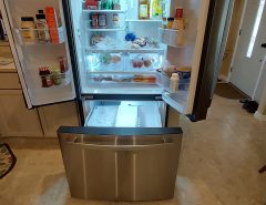 Price cut 25 cu ft refrigerator The Villages Florida