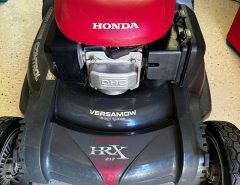 HONDA HRX MOWER WITH CRUISE CONTROL.  Model HRX21yHXA The Villages Florida