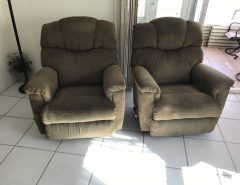 LAZY BOY RECLINERS (MATCHING PAIR NICE CONDITION) The Villages Florida