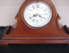 MANTEL CLOCK. The Villages Florida