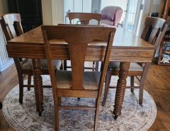 Antique table 6 chairs, solid oak The Villages Florida