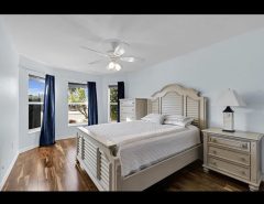 Queen bedroom set The Villages Florida