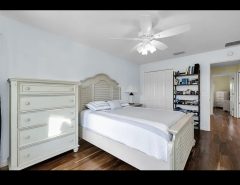 Queen bedroom set The Villages Florida