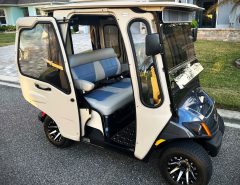 2018 Yamaha QuieTech EFI Gas Golf Cart w/Curtis Cab Enclosure: Like New Condition The Villages Florida