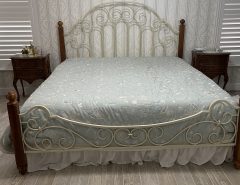 Vintage metal frame bed King Size The Villages Florida