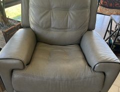 ALL LEATHER ELECTRIC RECLINER The Villages Florida