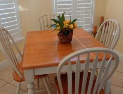 CHARMING BREAKFAST TABLE + 4 CHAIRS The Villages Florida