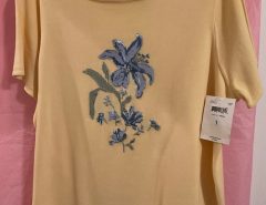 Classy Emma James 1X top, new with $54. Store tag still on. Sell for $15. The Villages Florida
