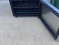 FRIGIDAIRE 6 BOTTLE WINE COOLER FWC084HM TESTED Brush silver  & Black The Villages Florida