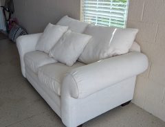 Love Seat – Like New The Villages Florida