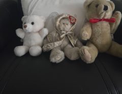 TY Gwendolyn Bear “All That Glitters” Holiday, Christmas Beanie Baby Gold W/Tags The Villages Florida