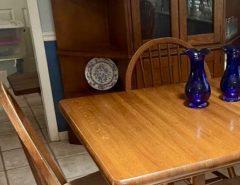 Solid Oak Hutch w/two matching open corners displays Mission style 4 windsor oak chairs with leaf The Villages Florida